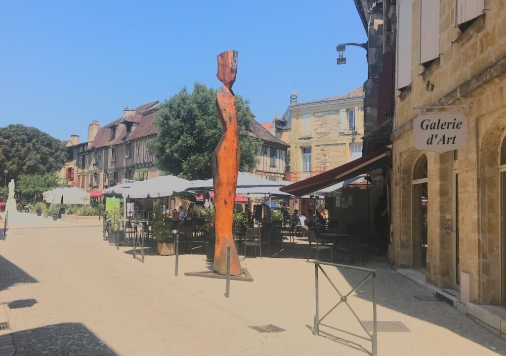Bergerac is full of sculpture and street art