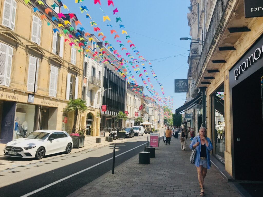 High street shopping in Bergerac